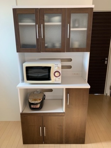 ※お取引先決定※木目調の食器棚（キッチンボード）コンセント付き