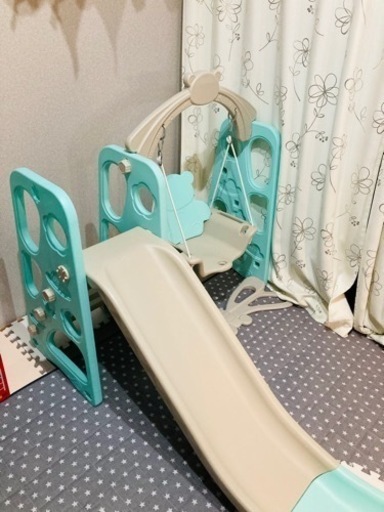 滑り台　室内