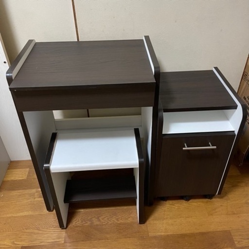 格納式ドレッサー収納ボックス付き