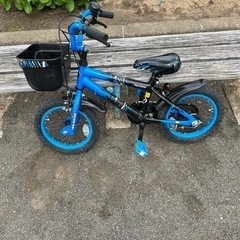 自転車　補助輪あり