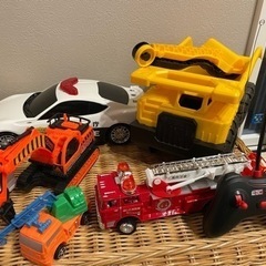 車のおもちゃセットの画像