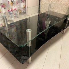 ガラス製　リビングテーブル　ローテーブル
