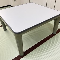 こたつテーブルの画像