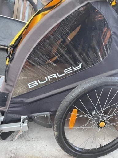お取引中　Burley バーレイ　(Bee)  幼児2人乗り　サイクルトレーラー　フラッグつき　 自転車　荷台 