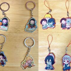 鬼滅の刃 フィギュアセット　15体セット（大量の未使用キーホルダー等グッズのおまけ付）の画像