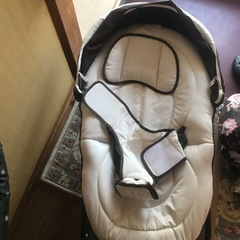 決まりました！！テーブルチェアとバウンサーを無料で差し上げます。