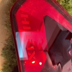 新車外し　令和4年GUN125ハイラックスGR新車外し　純正テールランプ　美品の画像