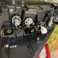 新車外し　令和4年GUN125ハイラックスGR新車外し　純正テールランプ　美品の画像