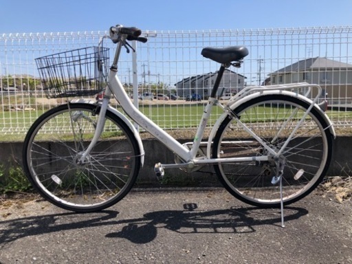 【お譲りお話し中です】自転車　26インチ　6段変速　オートライト　白