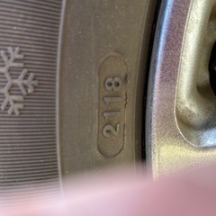 スタッドレスタイヤ(ホイール付)の画像