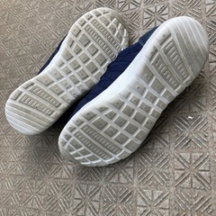 完了)MOZ スニーカー 23cm ネイビーの画像