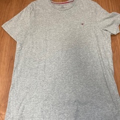 美品　トミーヒルフィガーのTシャツの画像