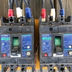 100/200V ブレーカー6個 200Vコンセント3個の画像