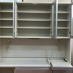 リサイクルサービス八光】幅140㎝ 松田家具 エナメルシルバー 大型食器棚