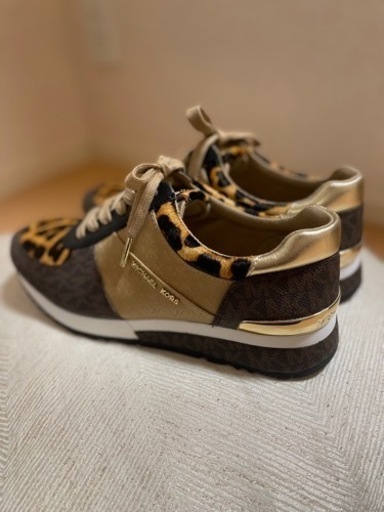 MICHAEL KORS（マイケルコース）ヒョウ柄スニーカー レディーススニーカー