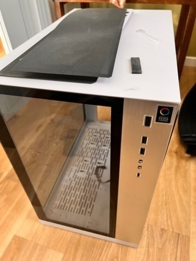 lian li o11 dynamic white + ライザーボード +