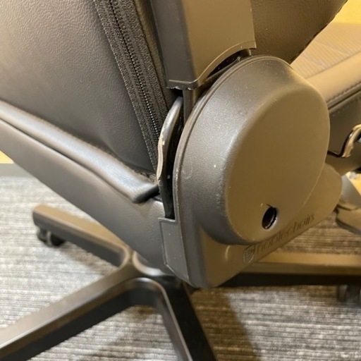 ゲーミングチェア noblechairs HERO ブラック
