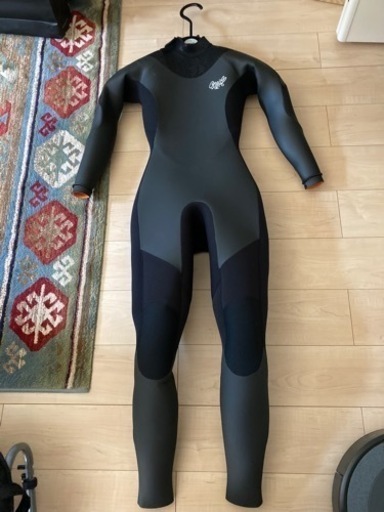 ウェットスーツ　オニール　ハンガー付