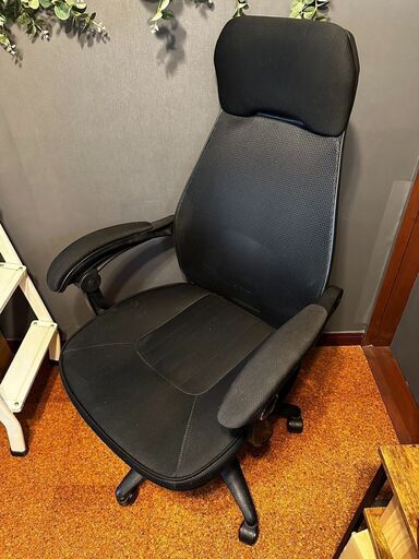 オフィスチェア　ハイバック　オットマン付き　ブラック