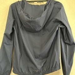 ユニクロ男児メッシュパーカーの画像