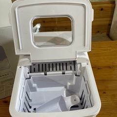 家庭用製氷器の画像