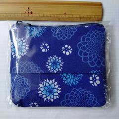 ティッシュ入れ付きポーチの画像