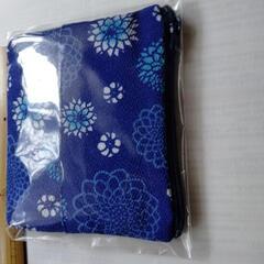 ティッシュ入れ付きポーチの画像