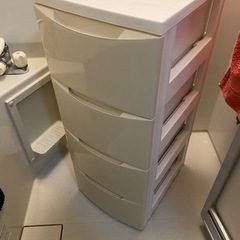 引き出し収納　4個　プラスチック
