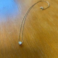 ネックレス　ゴールド