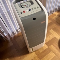 冷暖房機