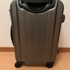 キャリーケース、スーツケースの画像