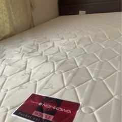 クイーンサイズ　ベッド　電源付きの画像