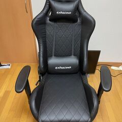 商談中【新品同様】国内メーカーゲーミングチェア