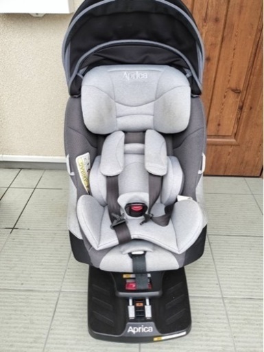 アップリカ クルリラAC グレー チャイルドシート