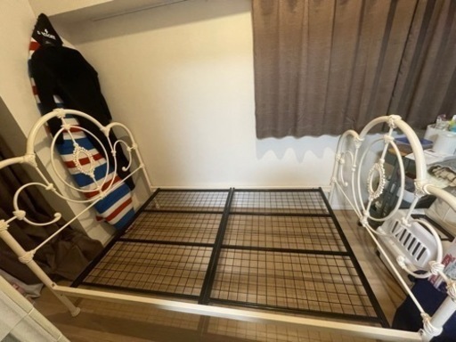 ローラアシュレイセミダブルベットフレーム