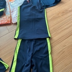 水着、ジャケットの画像