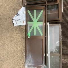 窓サッシの画像