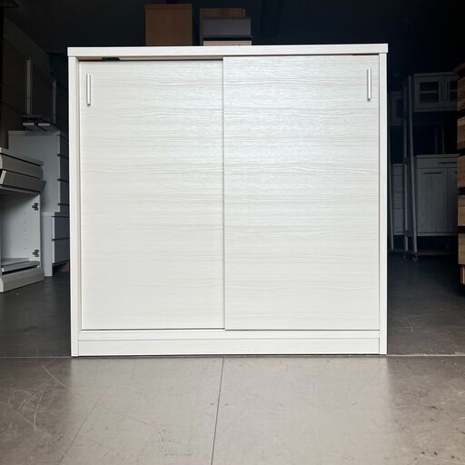 未使用訳あり　美品　薄型　スライド扉　　キャビネット　収納　 ホワイト木目　棚　引き戸　キッチンカウンター　ラック　引戸