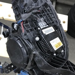 Z12 キューブ　HID ヘッドライト左右の画像