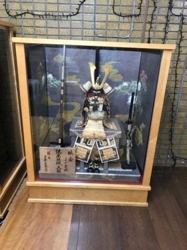 24金張り、鎧兜の、置物。ケース付き。取り来る方限定