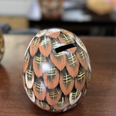 ころんと可愛いフクロウの貯金箱の画像