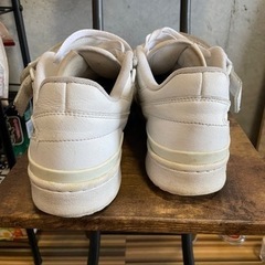 アディダス　adidas originals フォーラムロー　27 ホワイトの画像