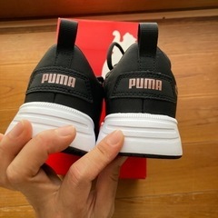 新品　PUMA スニーカー　22cmの画像