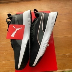 新品　PUMA スニーカー　22cmの画像