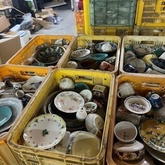 福岡県周辺　食器出張買取いたします