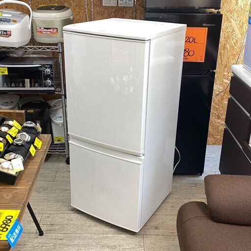 30日迄！送料無料★SHARP 137L 冷蔵庫【SJ-D14C-W】 Amazon.co.jp: シャープ 冷蔵庫 つけかえどっちもドアタイプ