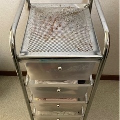 キャスター付き　引き出し収納