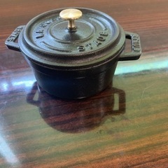中古 staub ストウブ 「 ピコ ココット ラウンド チェリー･ブラック 10cmの画像