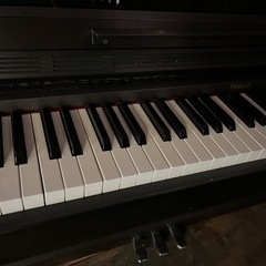 Roland電子ピアノの画像