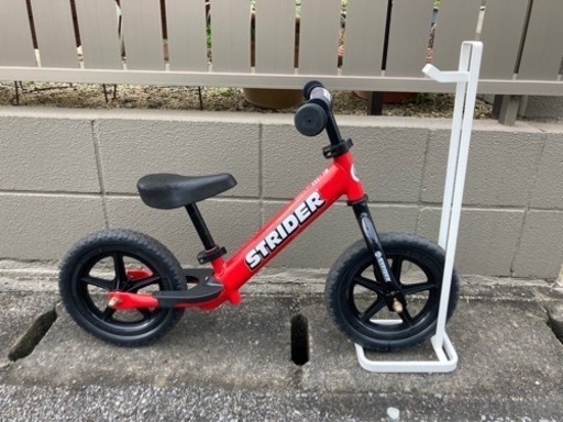 ストライダー　子供　美品　スタンド付き　